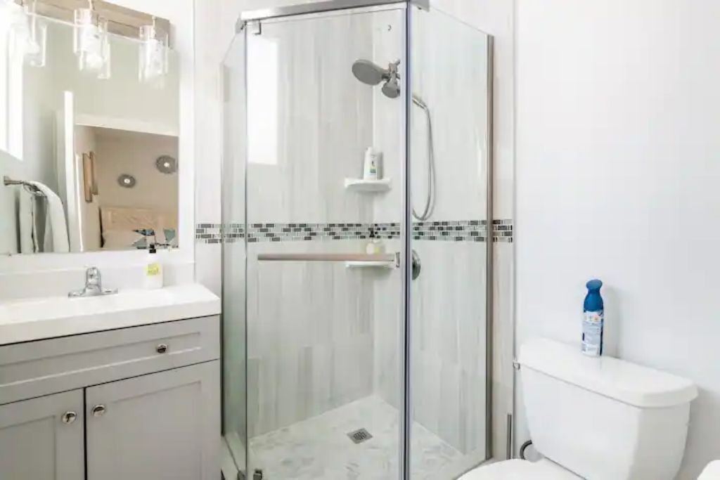 Photo of Bathroom in Midway City