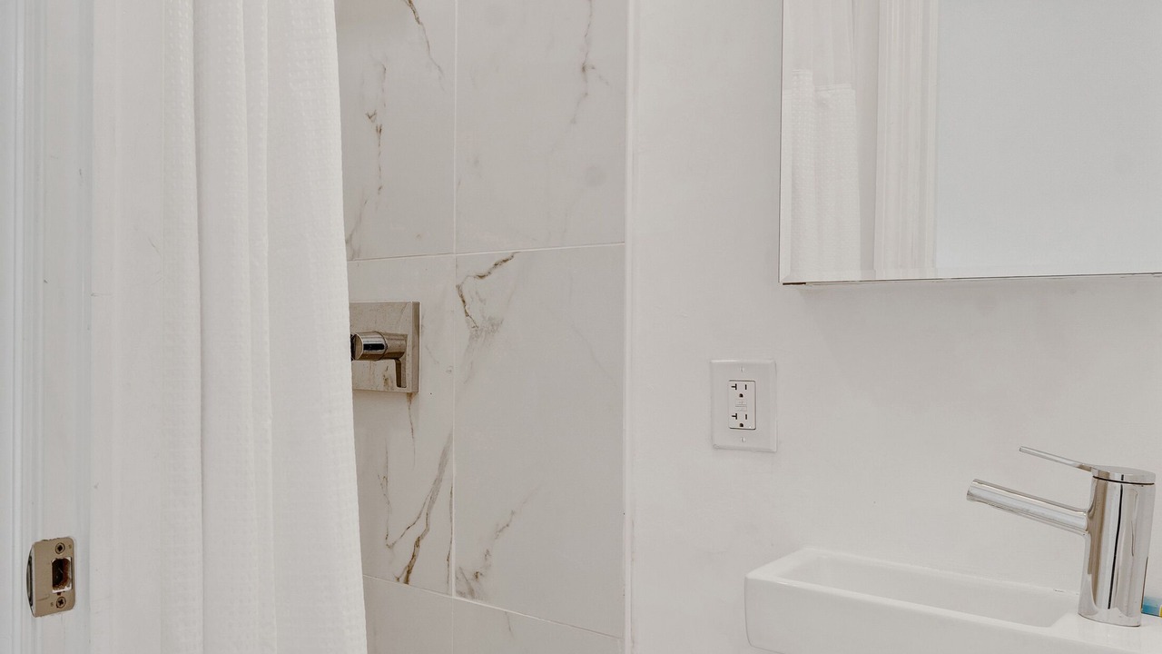 Photo of Bathroom in Birch Park Finger Streets