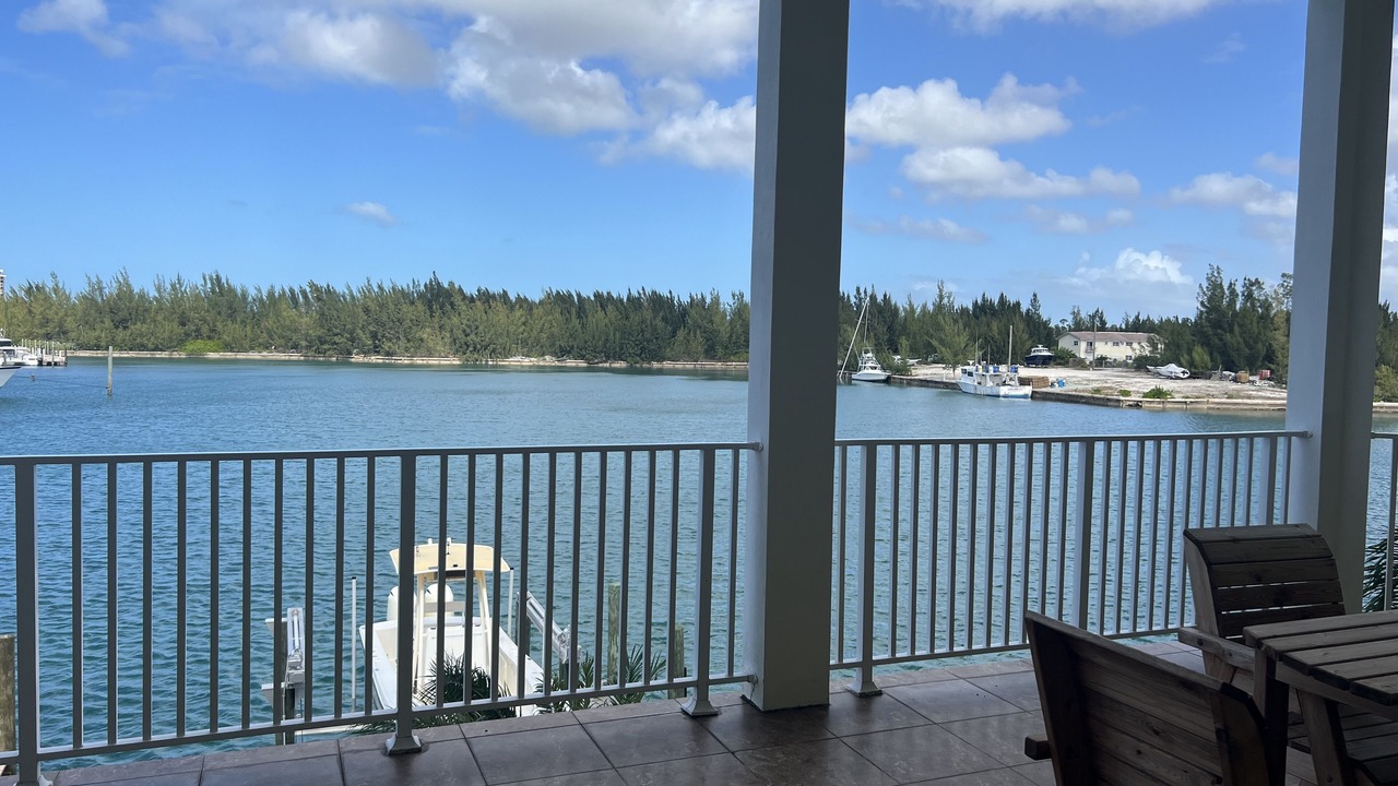 Photo of Patio Balcony in Bell Channel Bay
