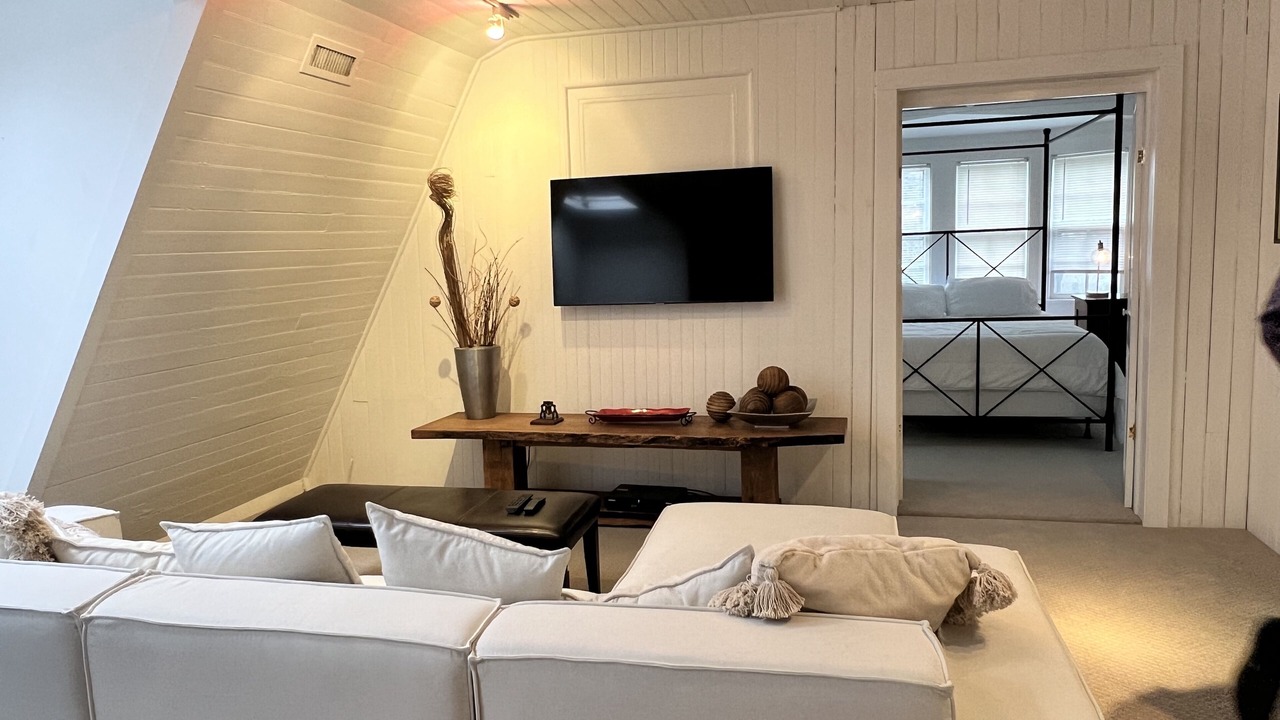 Photo of Bedroom in Cove - East Side - Shippan