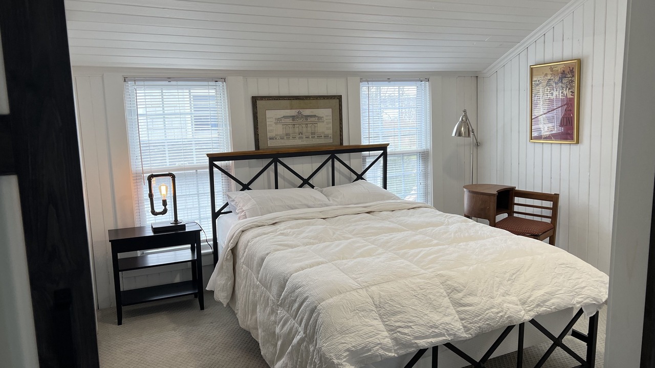 Photo of Bedroom in Cove - East Side - Shippan
