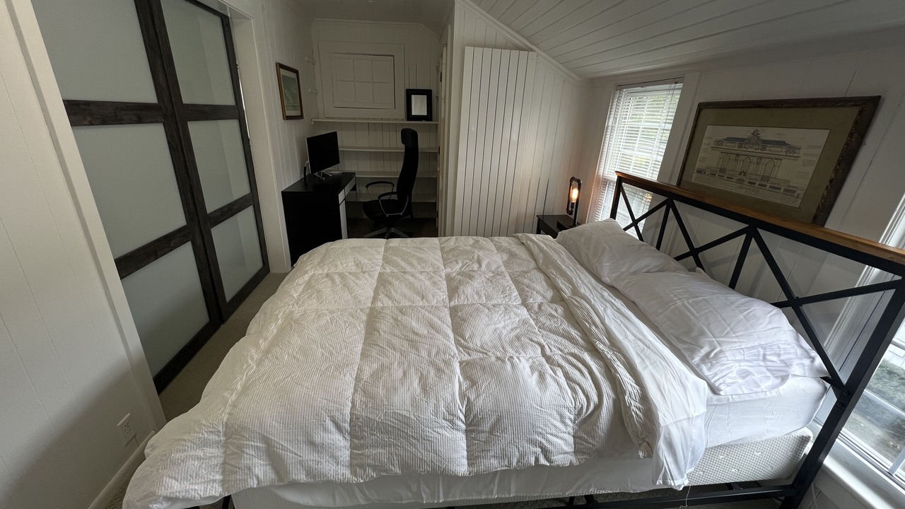 Photo of Bedroom in Cove - East Side - Shippan
