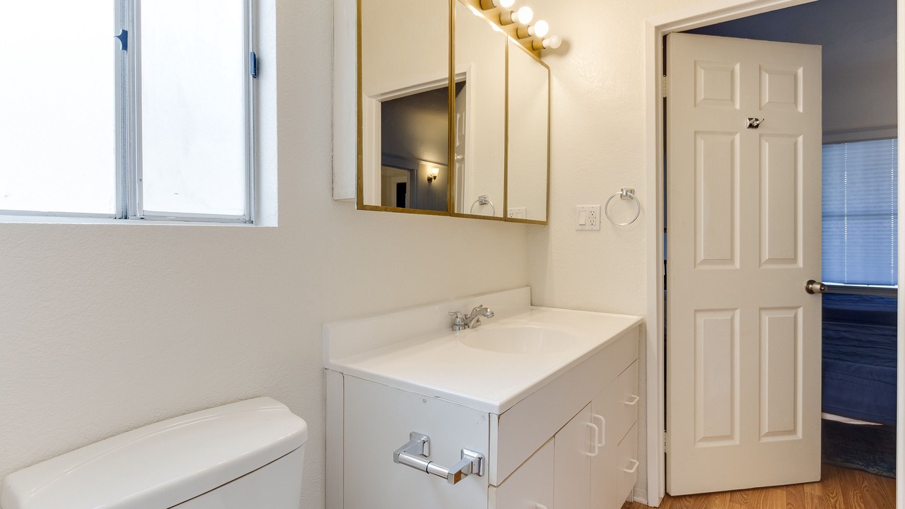 Photo of Bathroom in Pico-Union