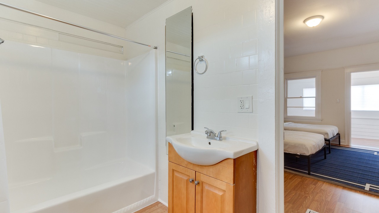 Photo of Bathroom in Pico-Union