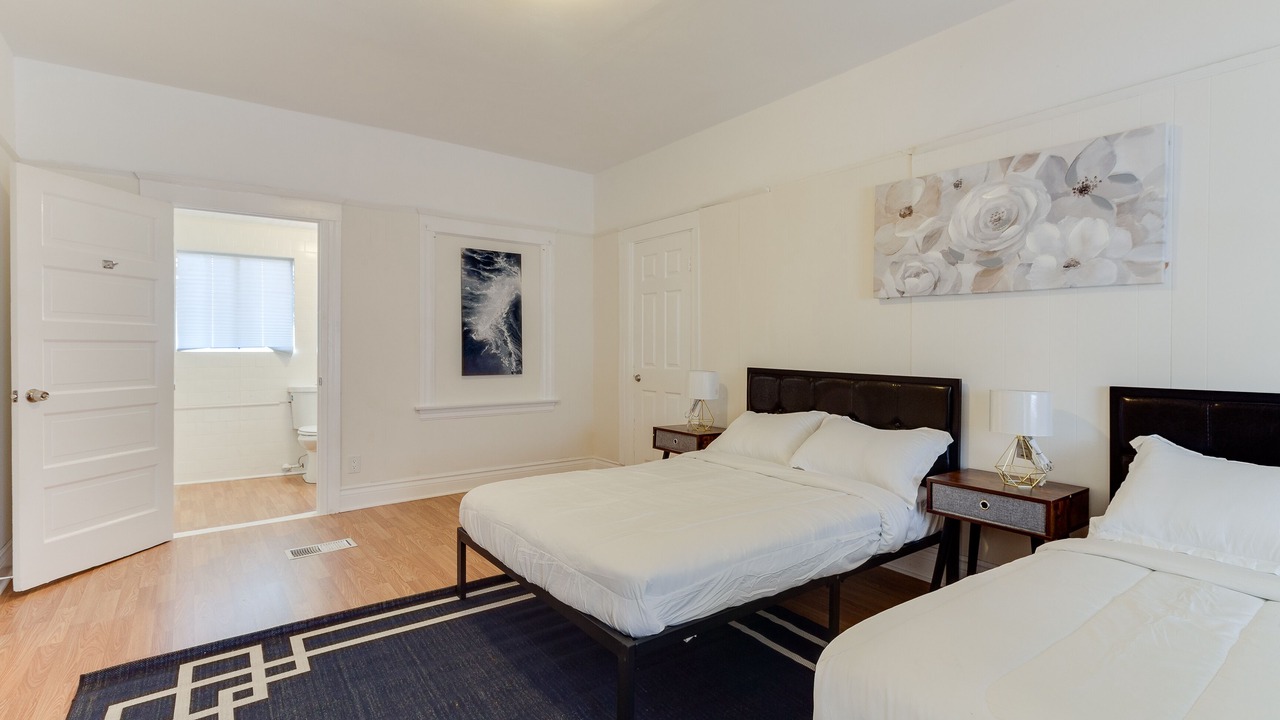 Photo of Bedroom in Pico-Union