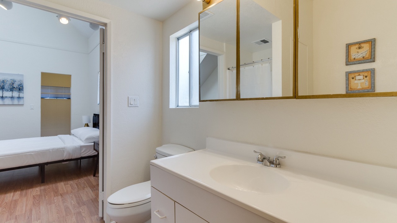 Photo of Bathroom in Pico-Union