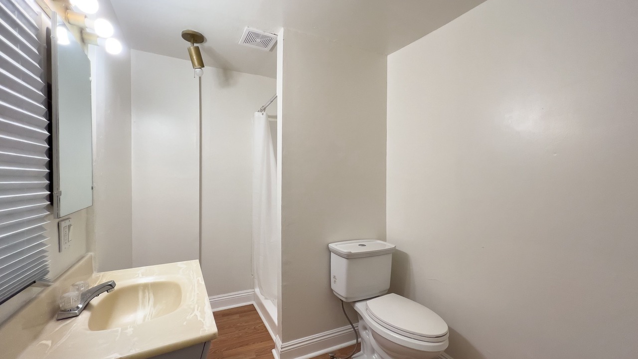 Photo of Bathroom in Pico-Union