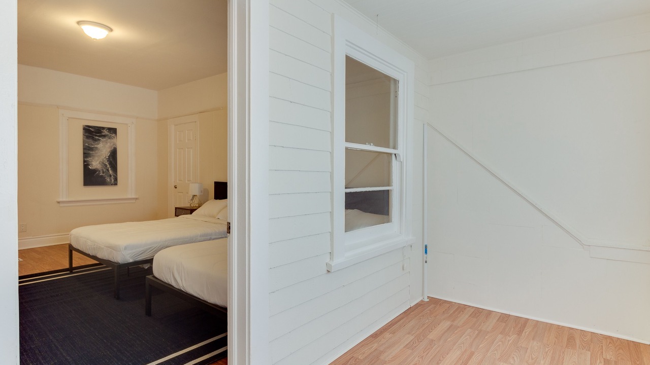 Photo of Bedroom in Pico-Union