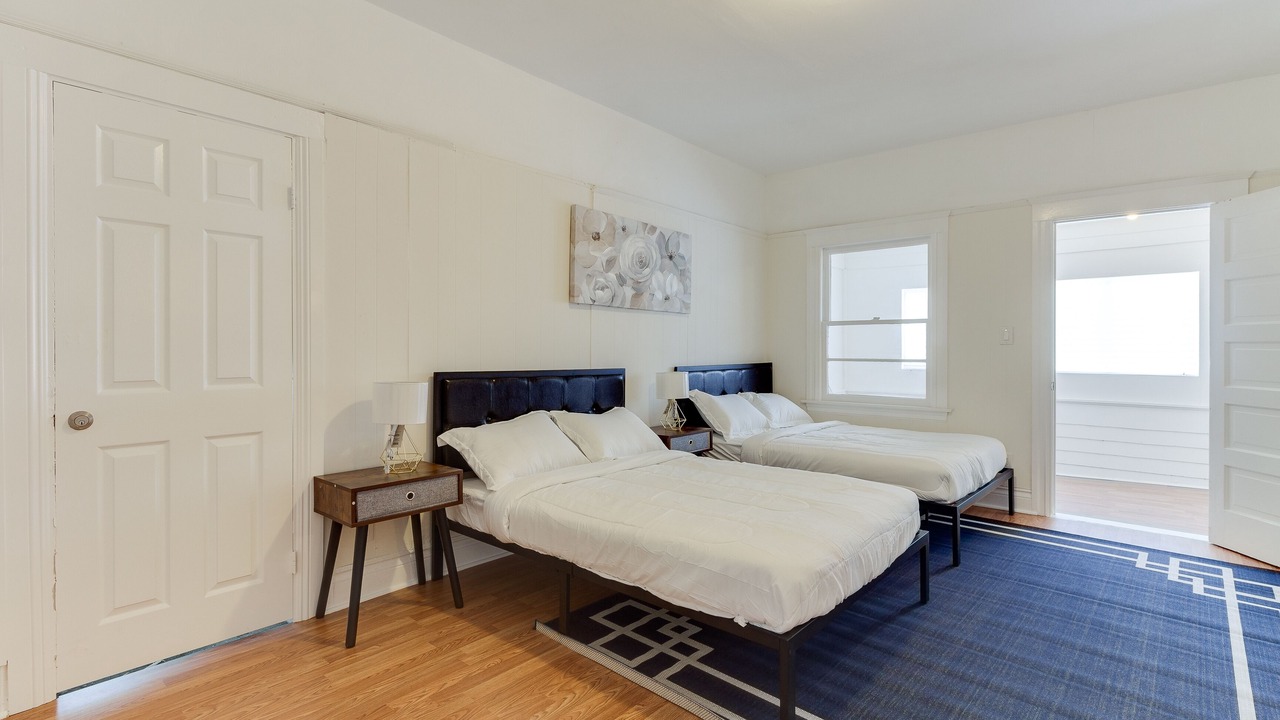 Photo of Bedroom in Pico-Union