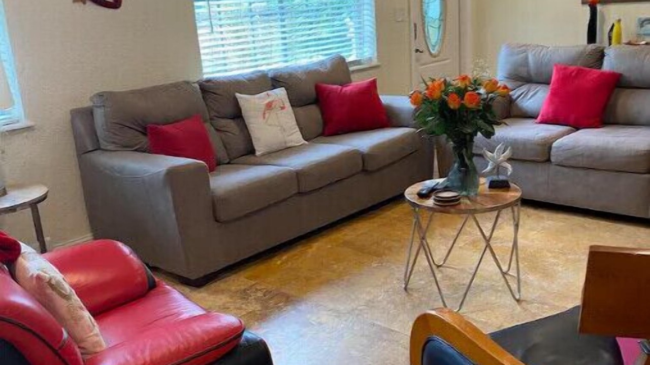 Photo of Livingroom in Middle River Terrace