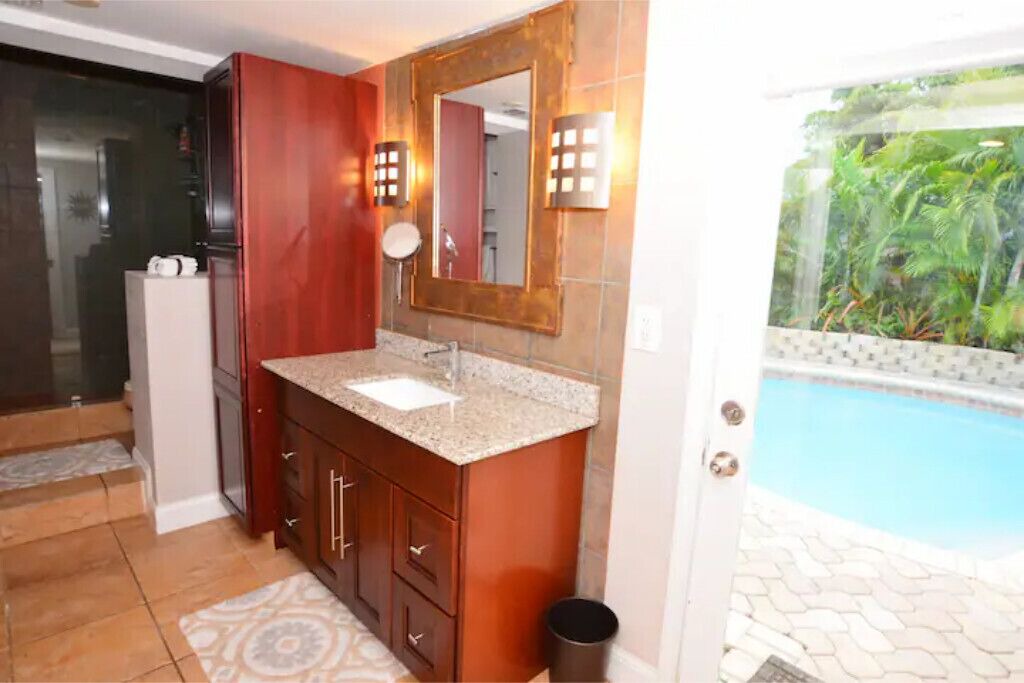 Photo of Outdoor in Middle River Terrace
