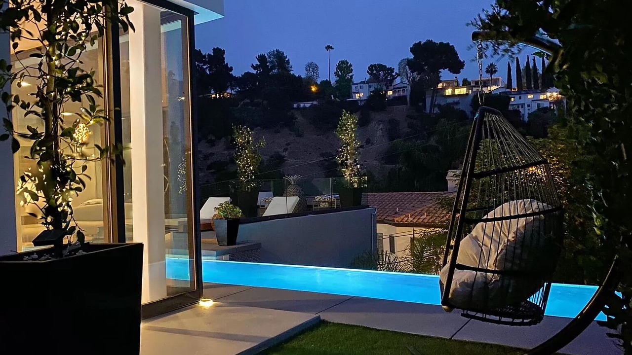 Photo of Patio Balcony in Hollywood Dell