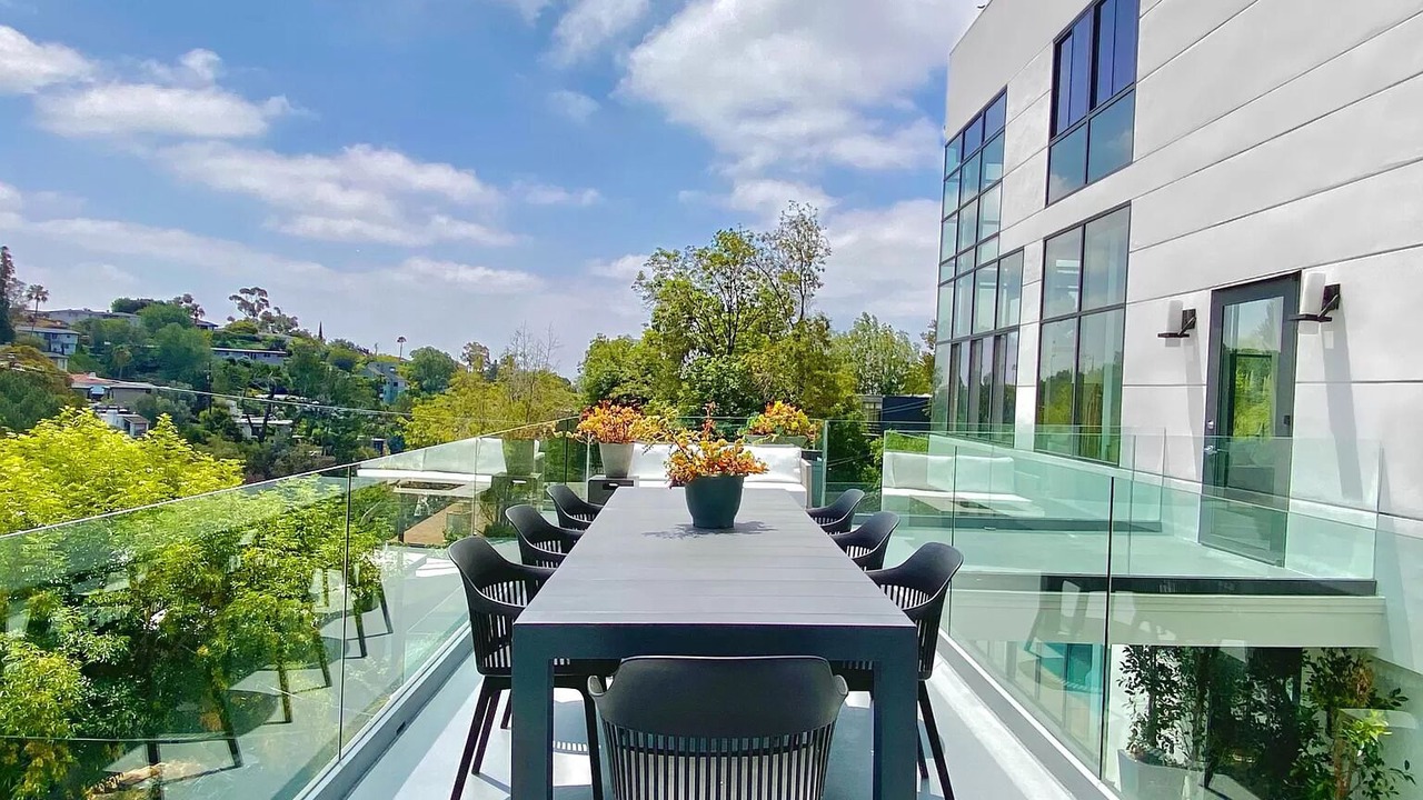 Photo of Outdoor in Hollywood Dell