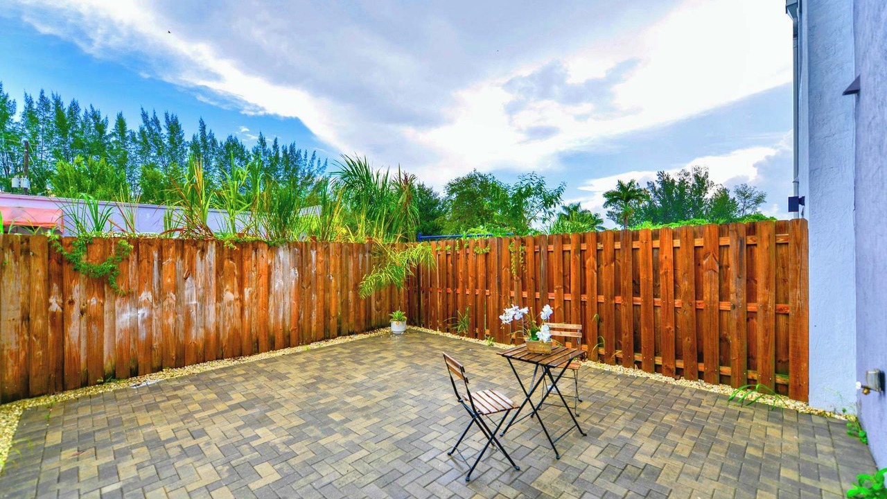 Photo of Outdoor in Golden Glades