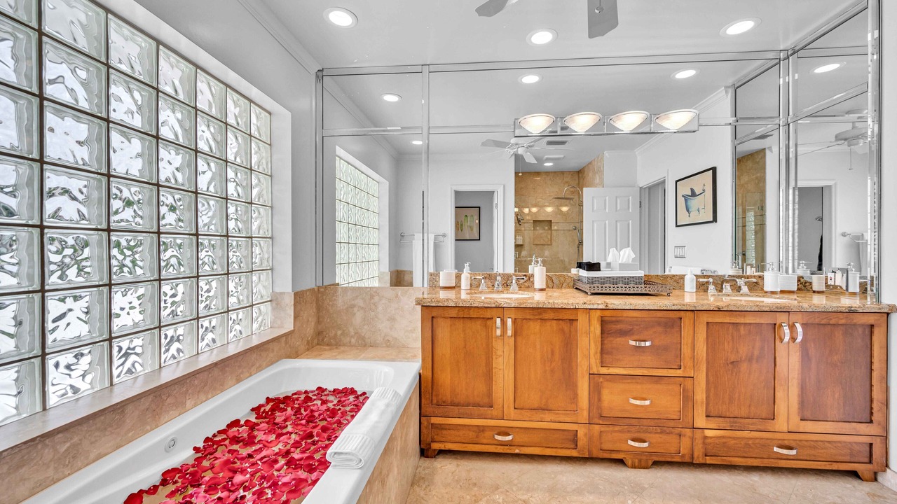 Photo of Bathroom in Coral Ridge