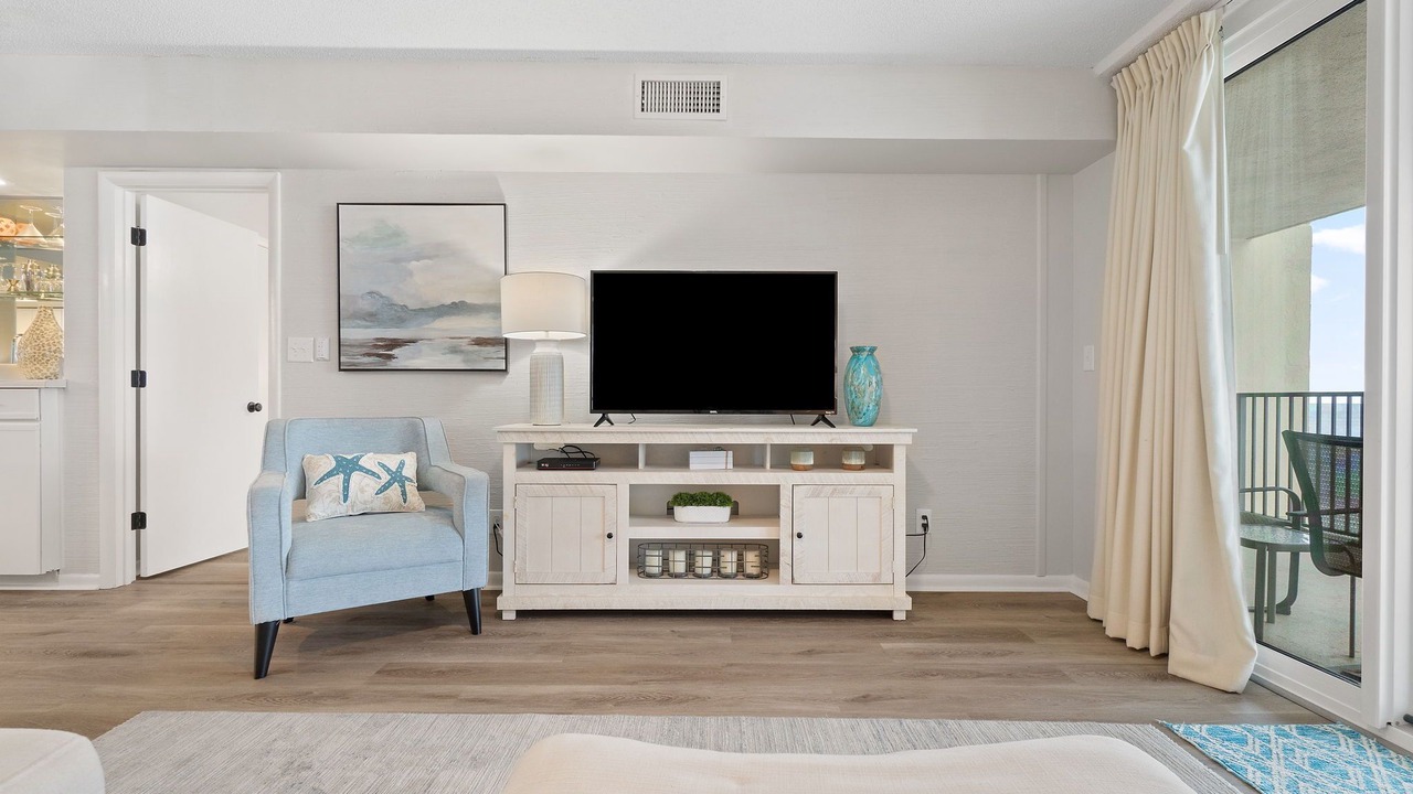 Photo of Livingroom in Orange Beach East