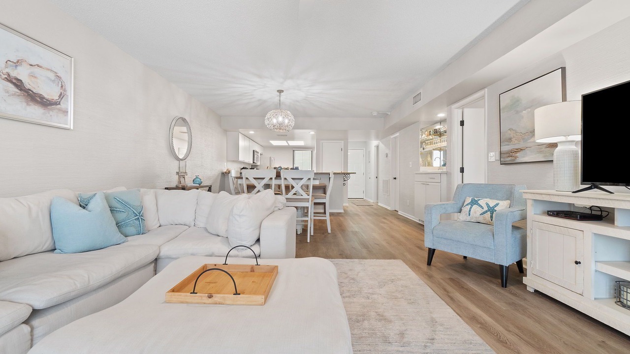 Photo of Livingroom in Orange Beach East