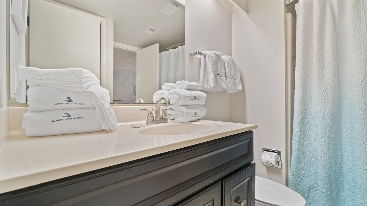 Photo of Bathroom in Orange Beach East