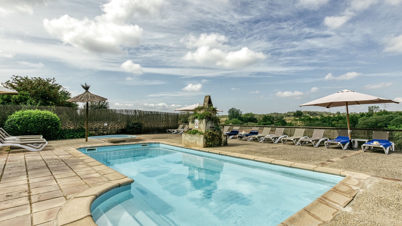 Photo of Outdoor in Llampaies