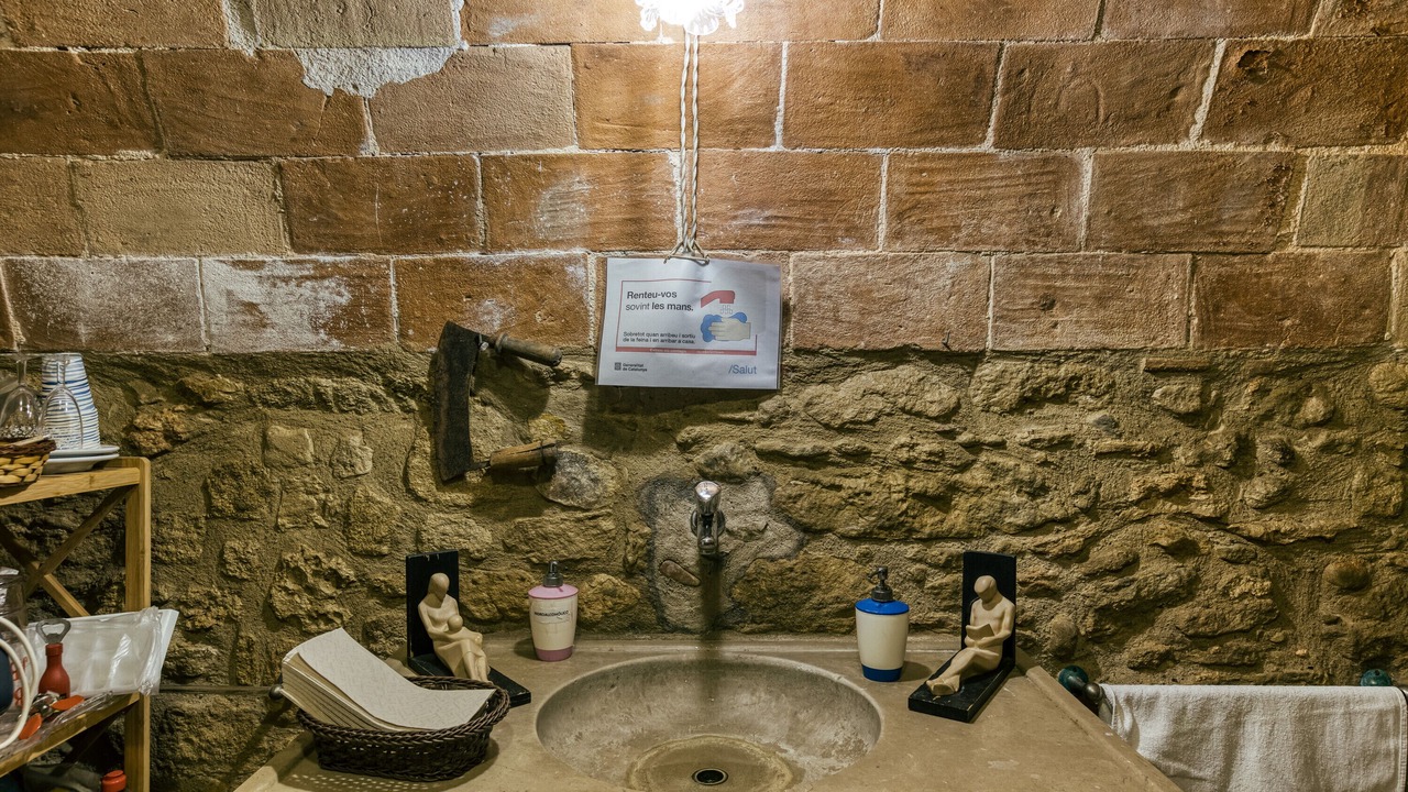 Photo of Bathroom in Llampaies