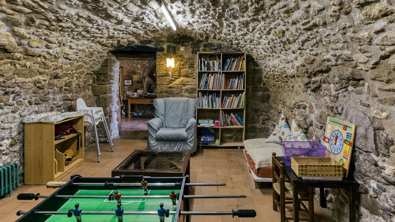 Photo of Bedroom in Llampaies