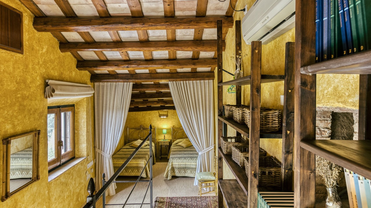 Photo of Bedroom in Llampaies
