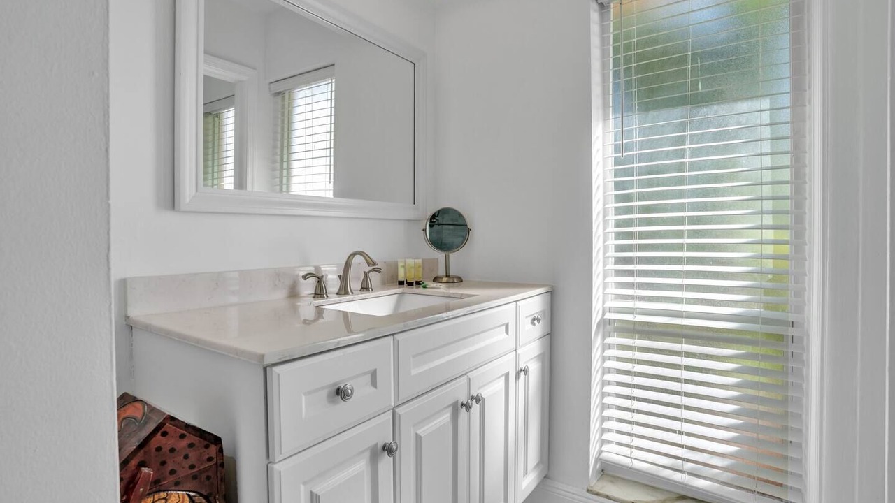 Photo of Bathroom in Garden Isles