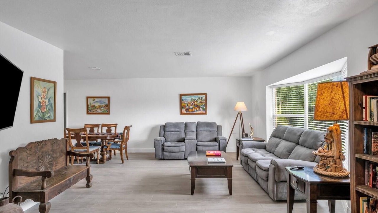 Photo of Bedroom in Garden Isles