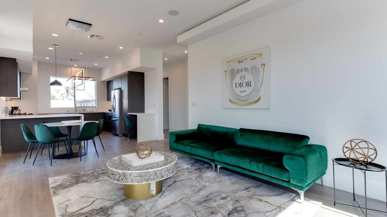 Photo of Livingroom in Mid City