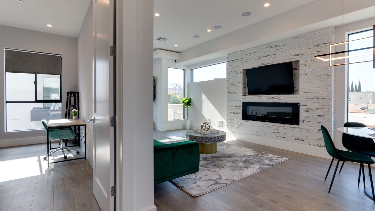Photo of Livingroom in Mid City