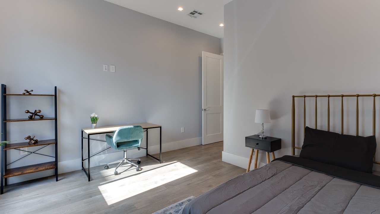 Photo of Bedroom in Mid City