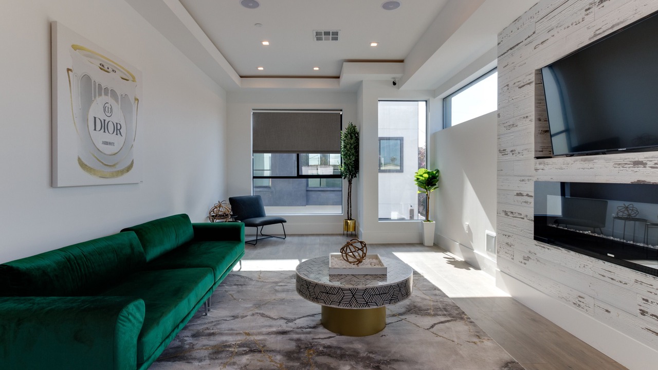 Photo of Livingroom in Mid City