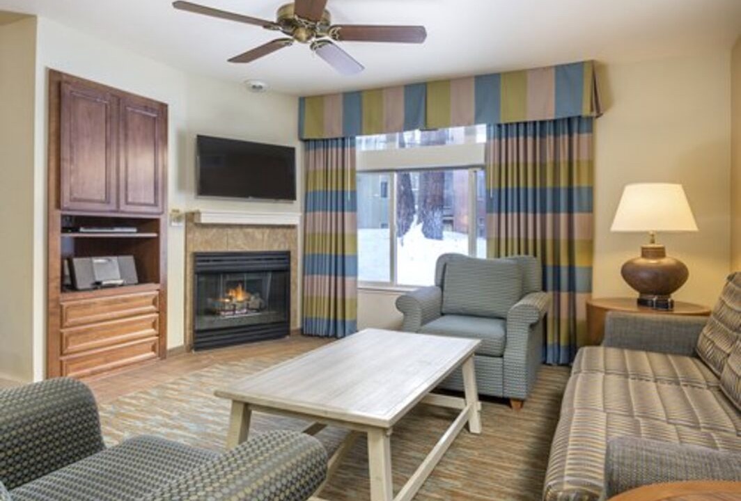 Photo of Livingroom in Round Hill Village