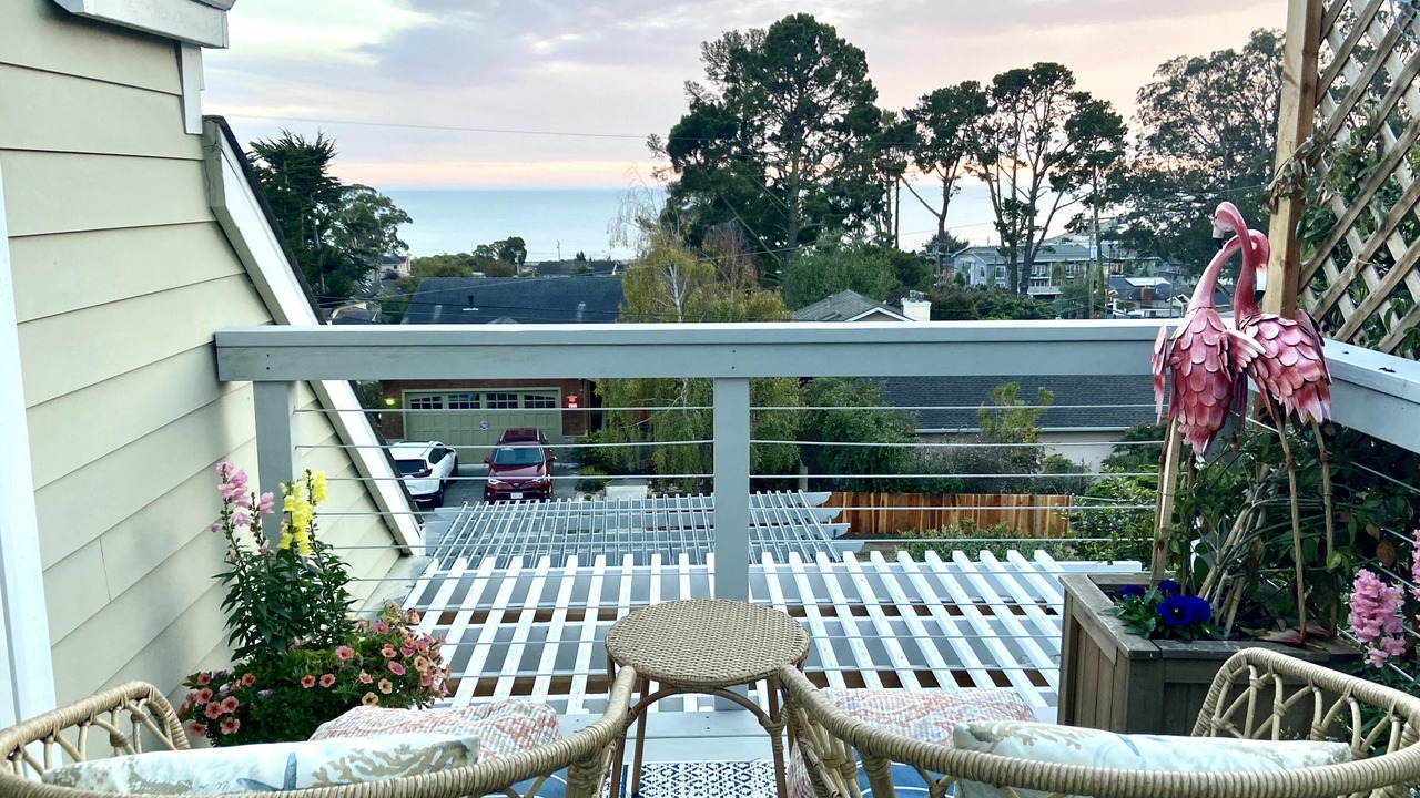 Photo of Patio Balcony in El Granada