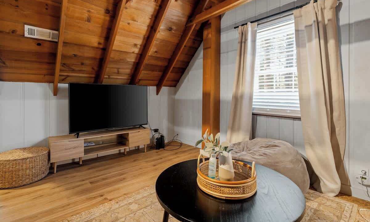 Photo of Livingroom in Big Bear City