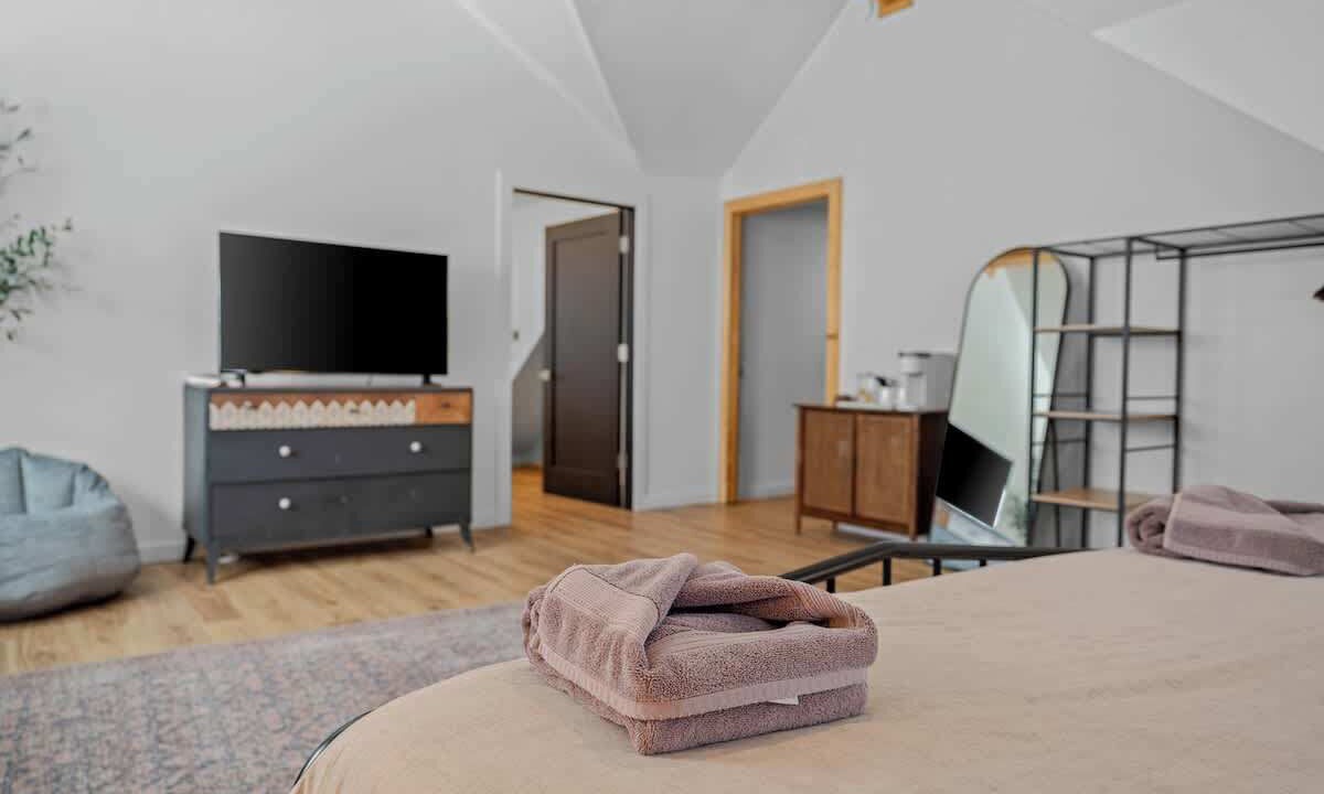 Photo of Bedroom in Big Bear City