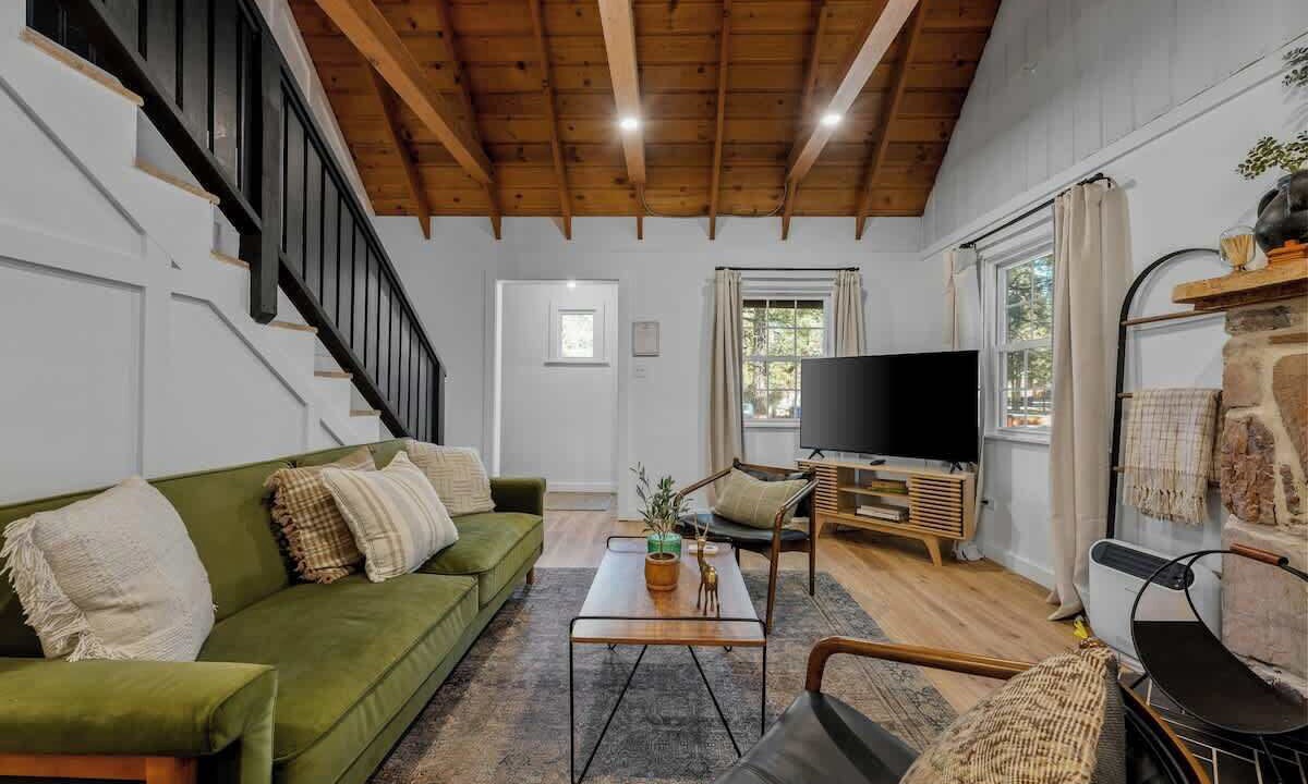 Photo of Livingroom in Big Bear City