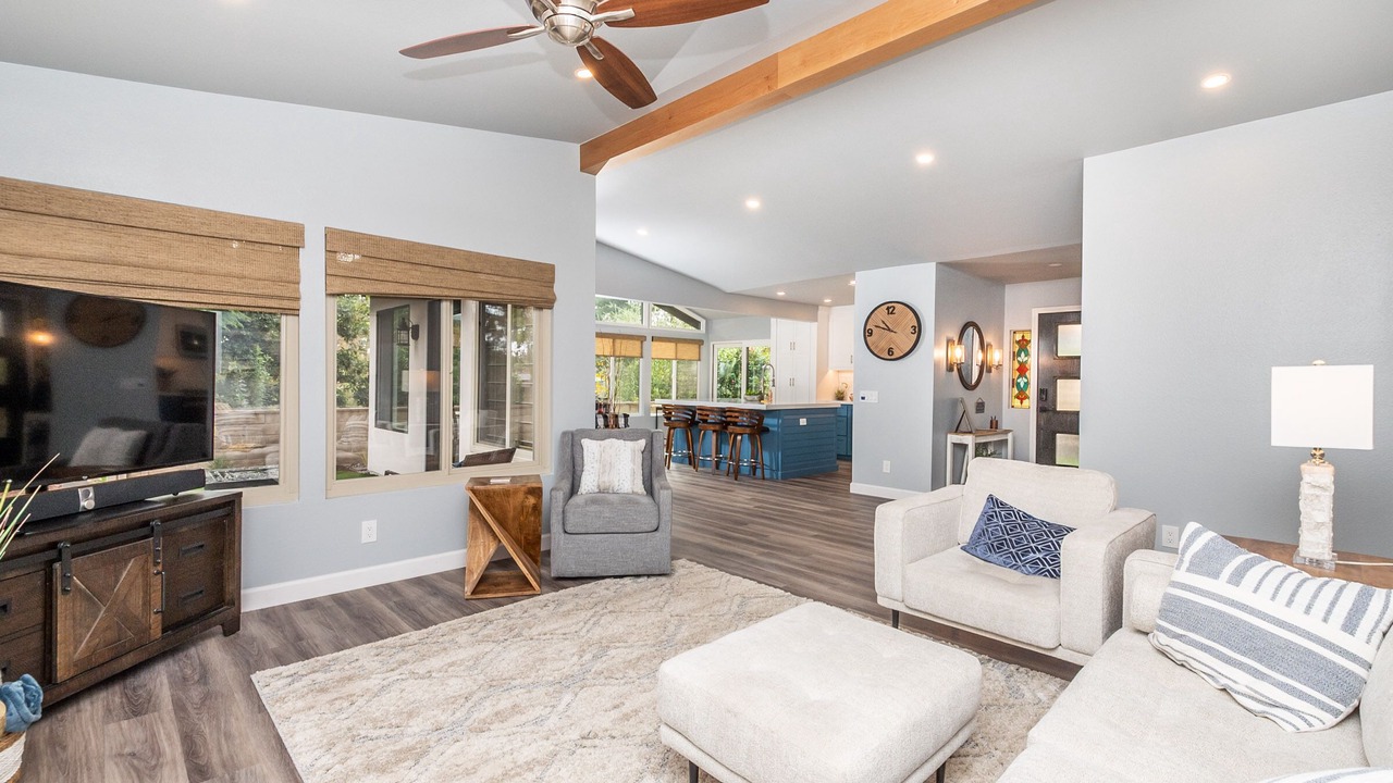 Photo of Livingroom in North Broadway