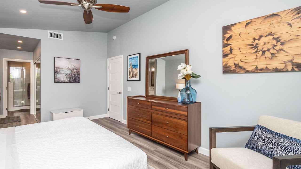 Photo of Bedroom in North Broadway