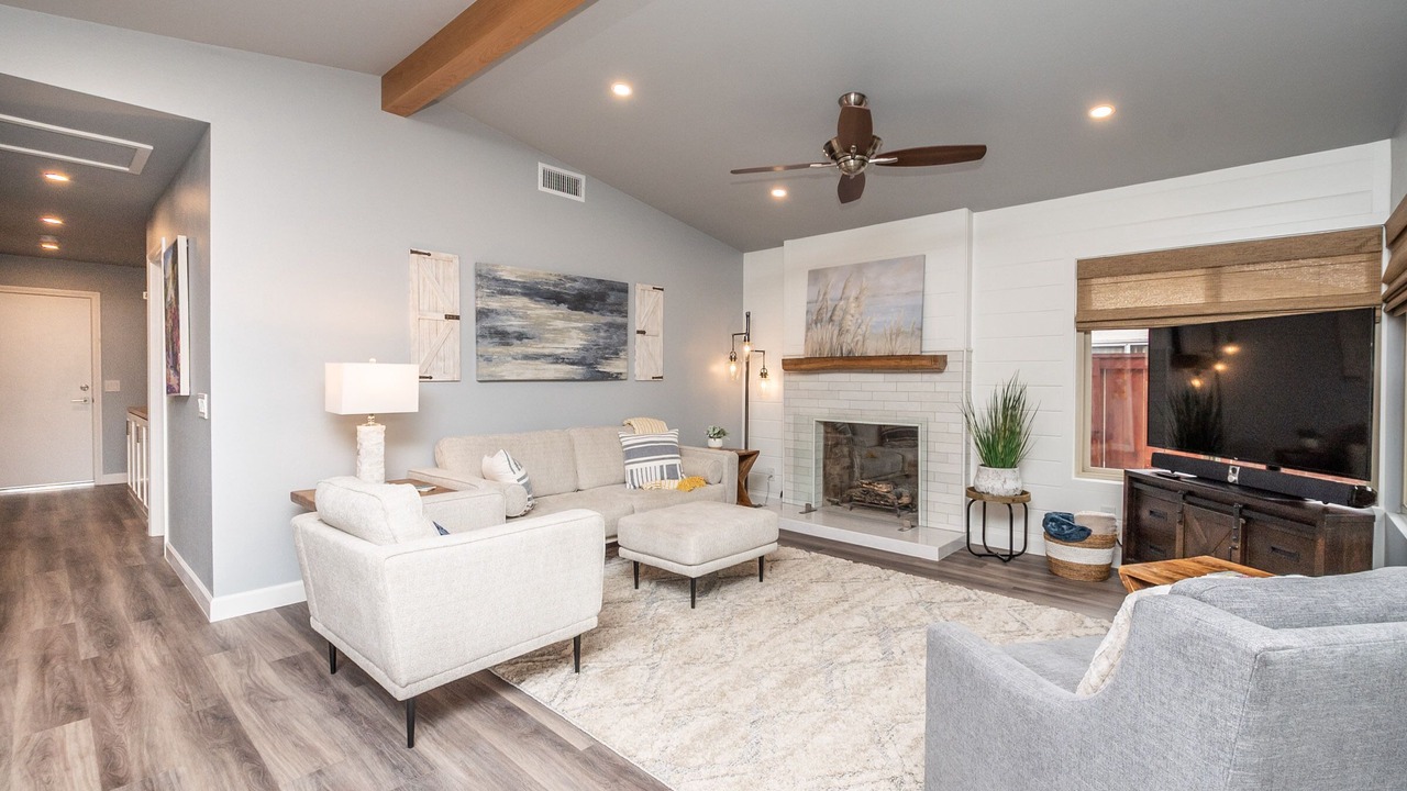 Photo of Livingroom in North Broadway