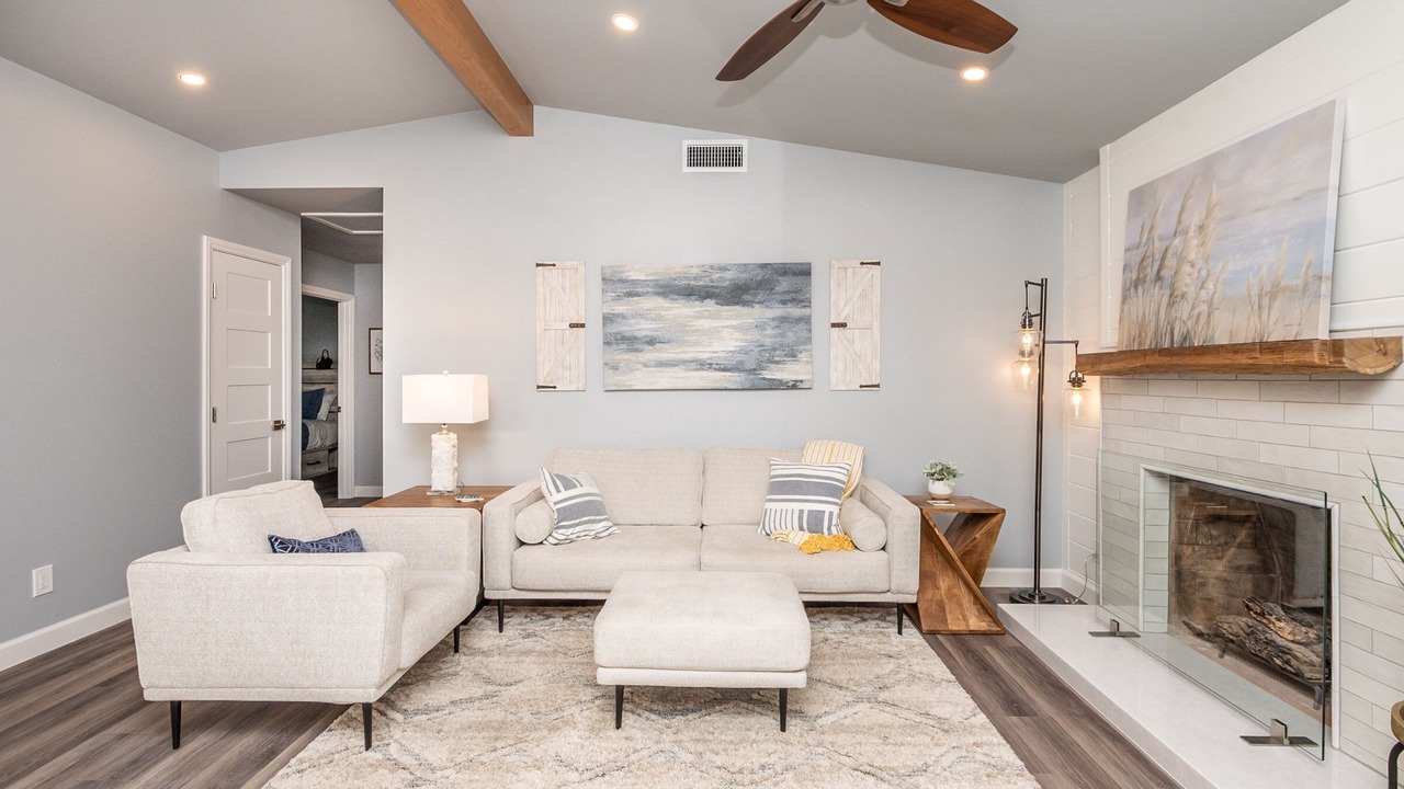 Photo of Livingroom in North Broadway