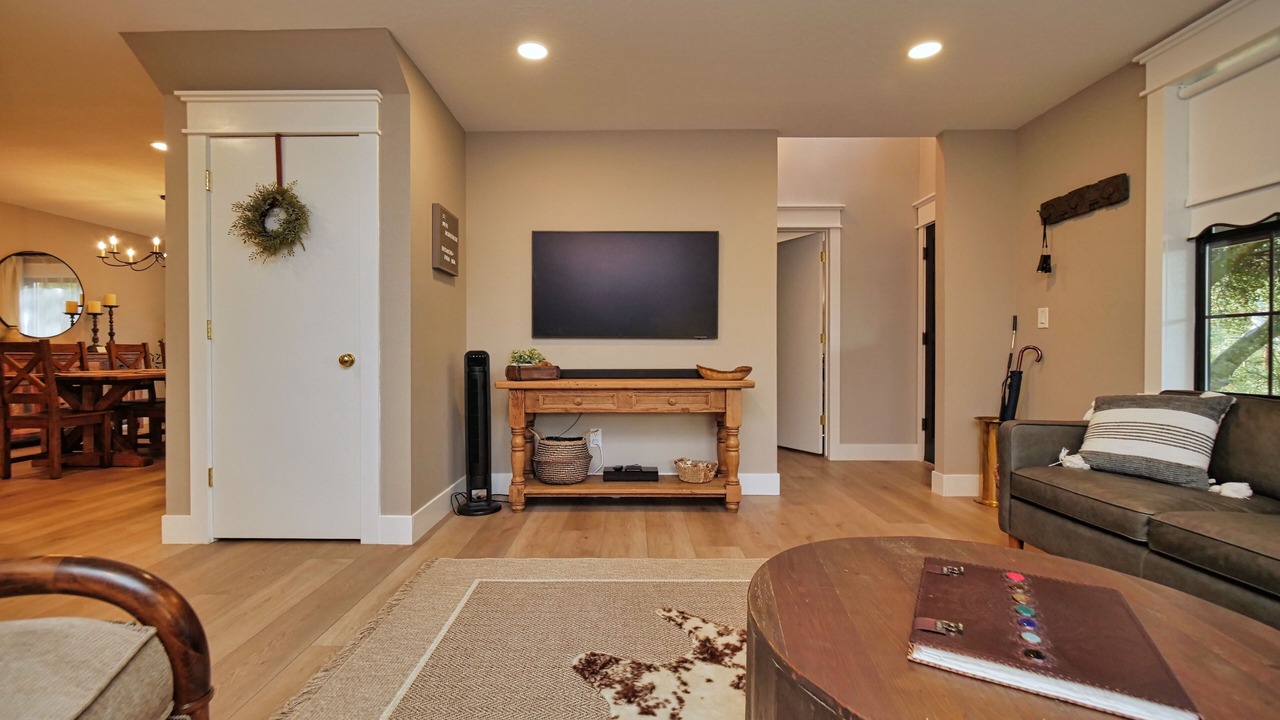 Photo of Livingroom in Sutter Creek