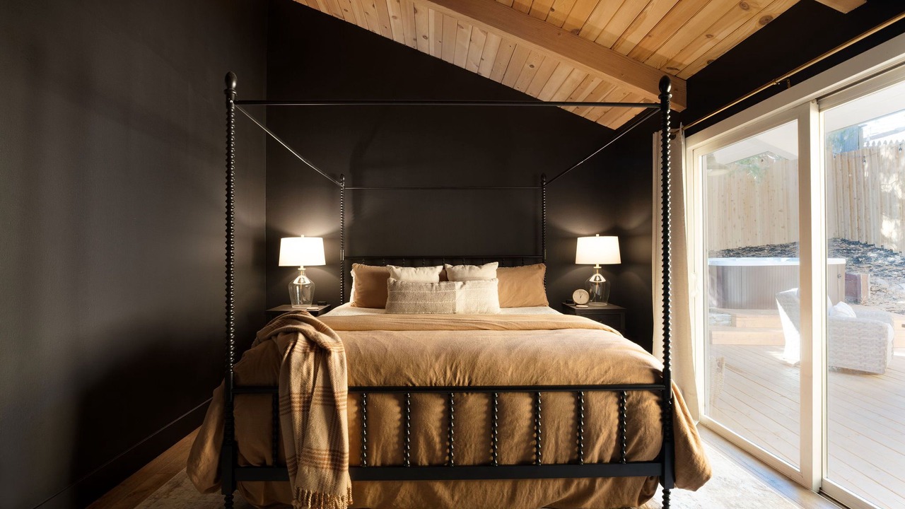 Photo of Bedroom in Running Springs