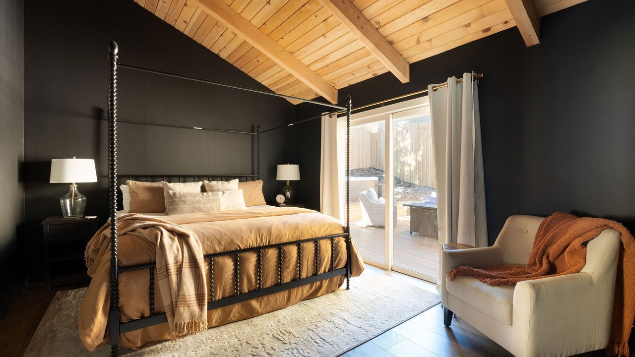 Photo of Bedroom in Running Springs