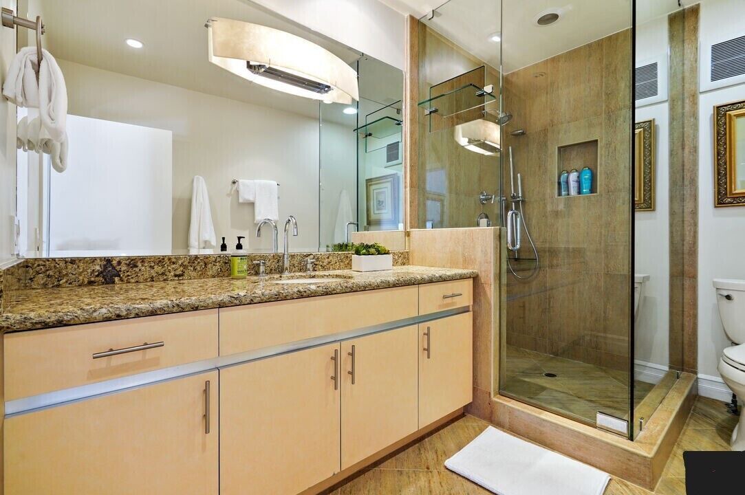 Photo of Bathroom in Los Angeles