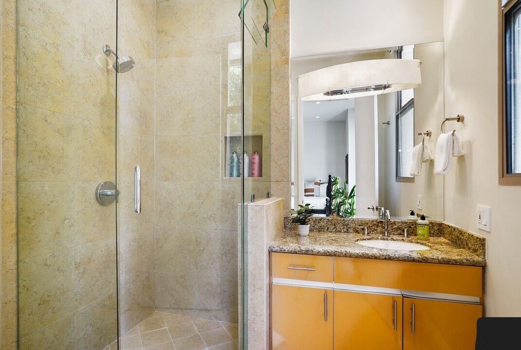 Photo of Bathroom in Los Angeles