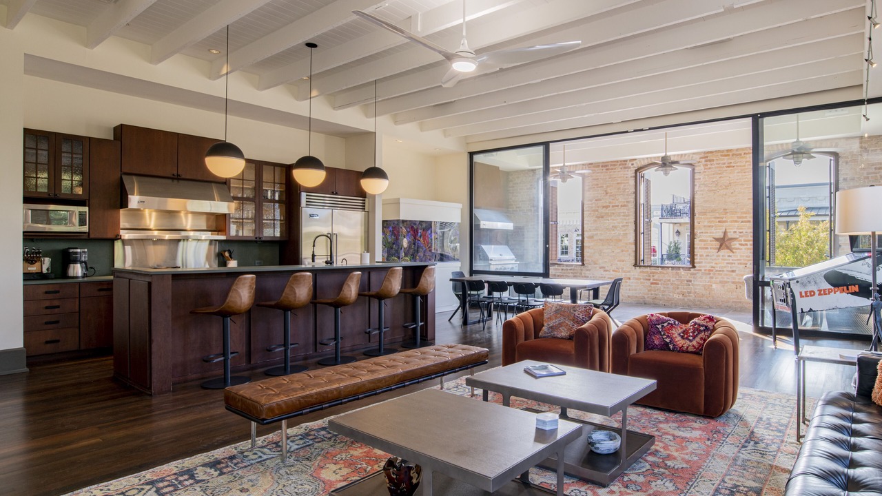 Photo of Livingroom in Downtown