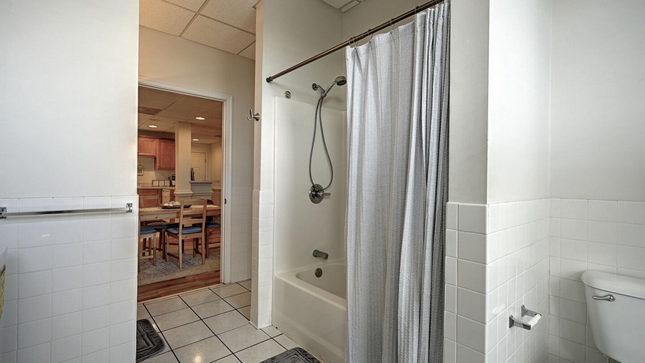 Photo of Bathroom in Elizabeth City