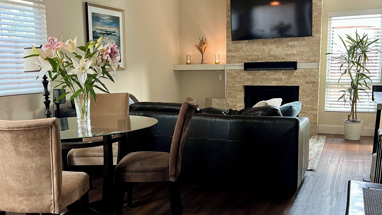 Photo of Livingroom in East Side Costa Mesa