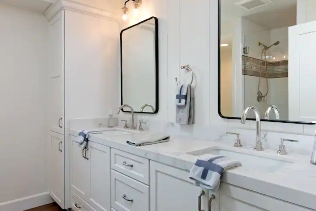 Photo of Bathroom in Oxnard Shores